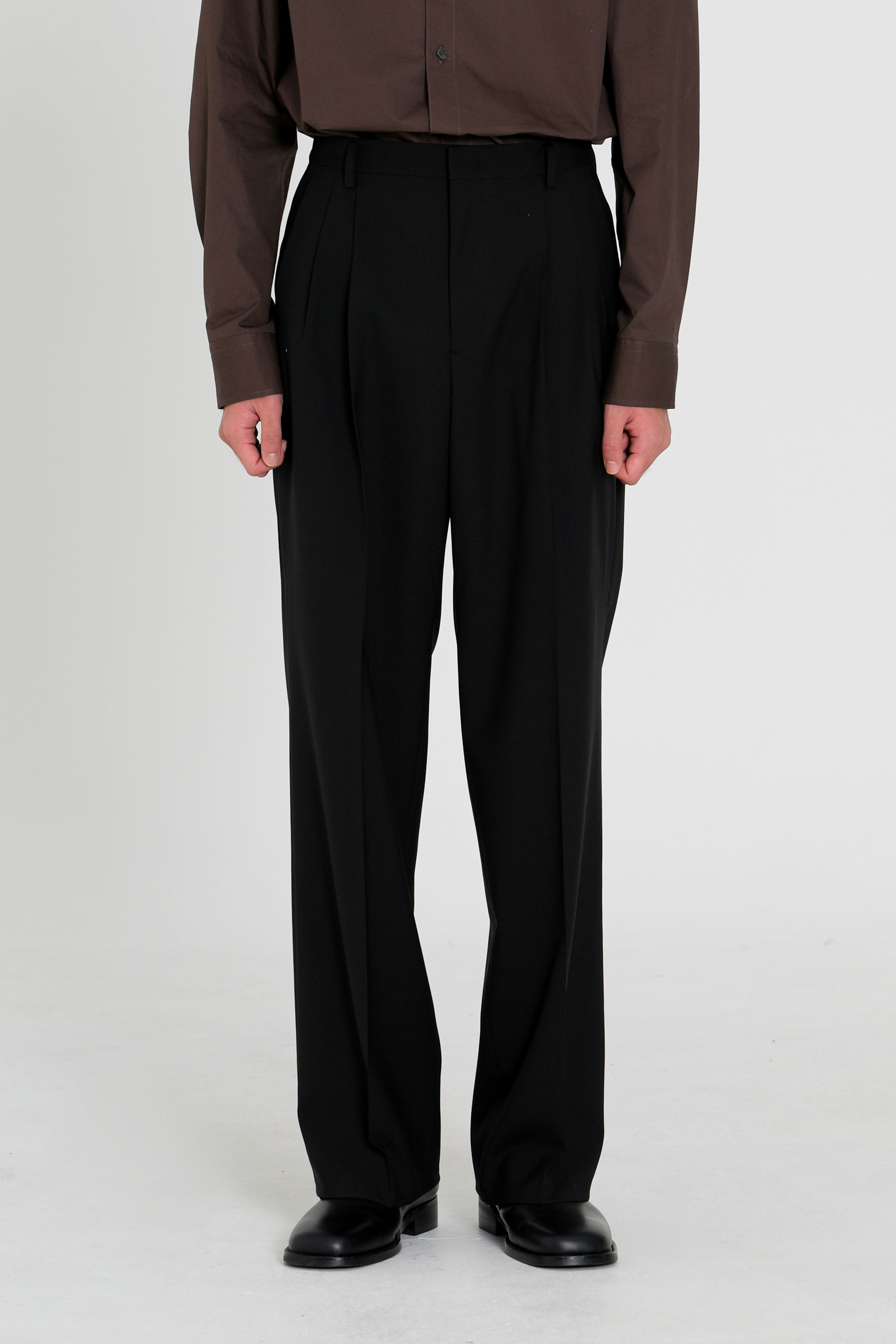 Two pleated wide trousers - black